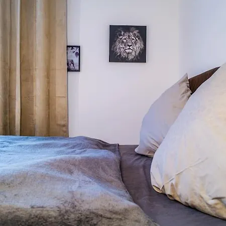Zentrale In Modern Und Schick Apartment
